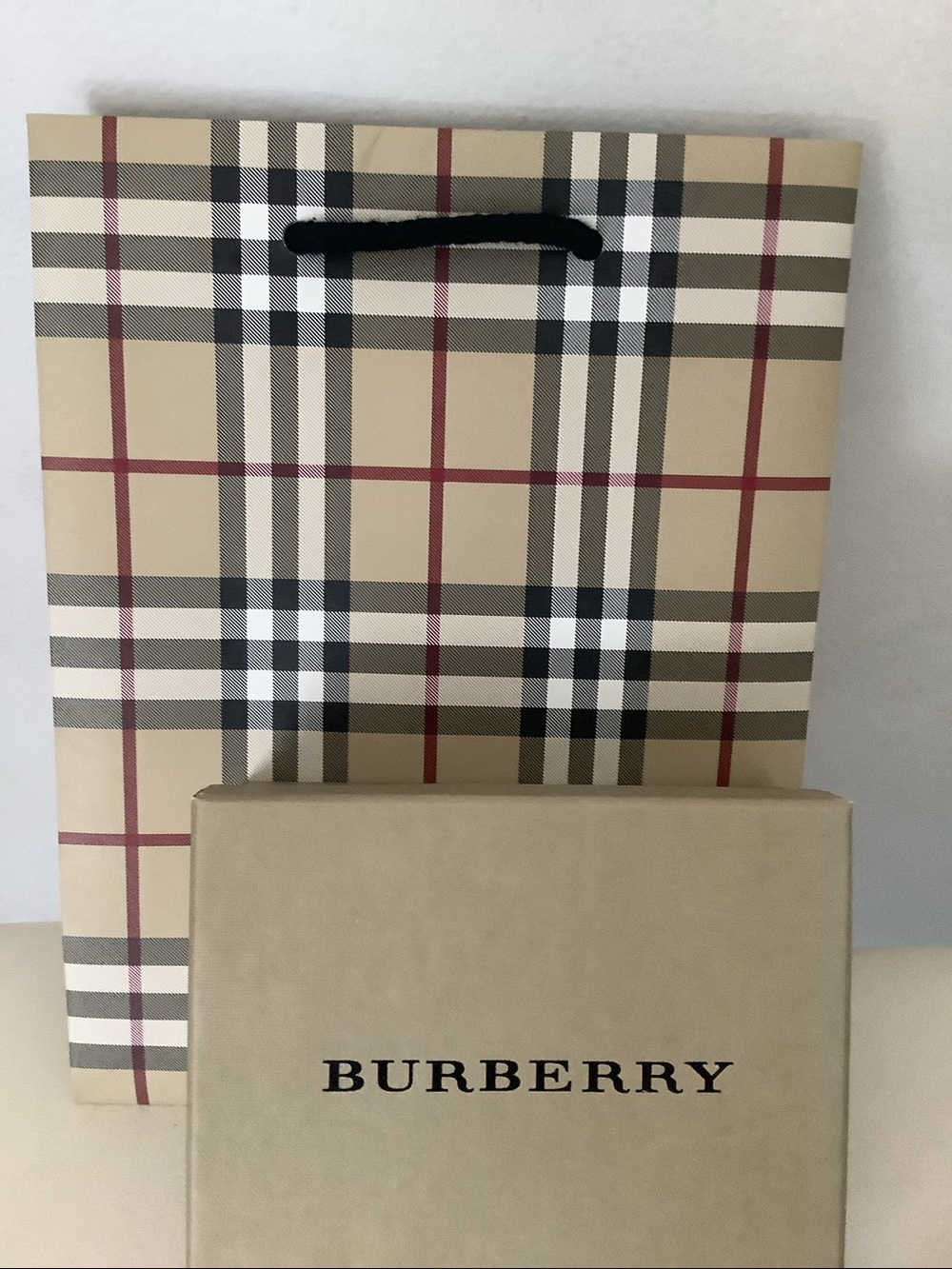 Burberry hair scrunchie - Picture 3 of 3